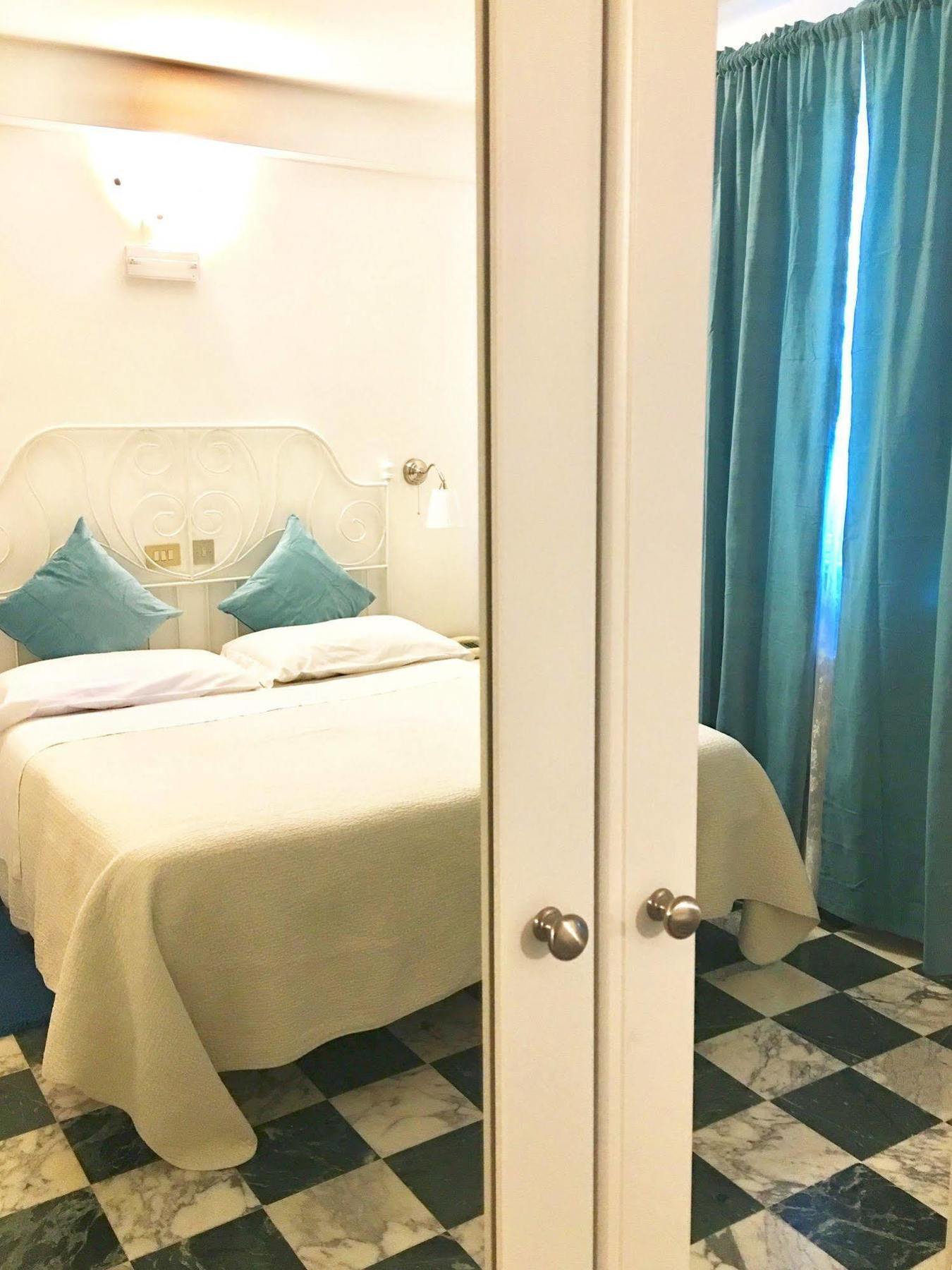 Albergo Hotel Raffaello Urbino Ngoại thất bức ảnh