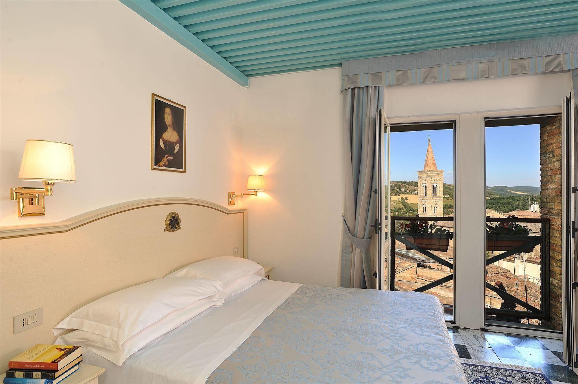 Albergo Hotel Raffaello Urbino Ngoại thất bức ảnh
